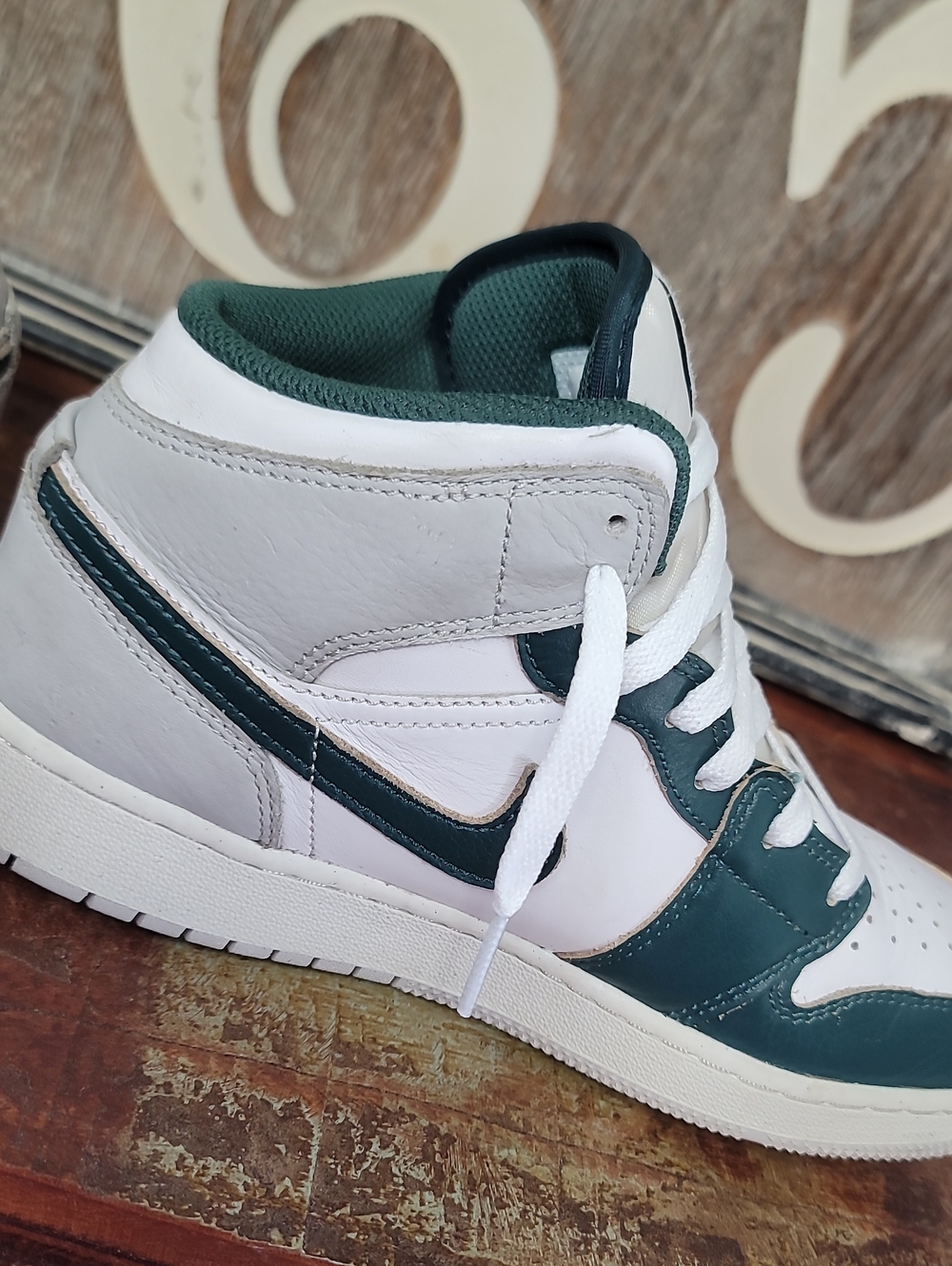 Nike Air Jordan 1 Mid SE 'Oxidized Green' Wmns 8 Good Condition Fast Shipping - Picture 14 of 15